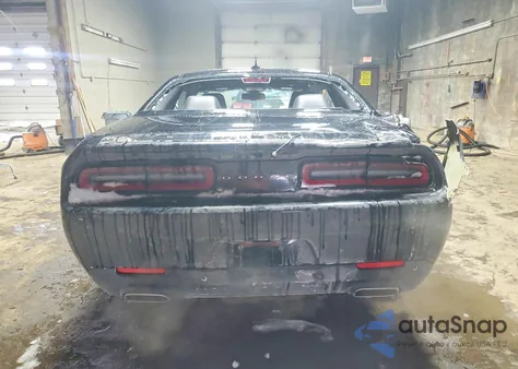 2021 Dodge Challenger Sxt z USA, uszkodzony, nr VIN 2C3CDZGG8MH580371